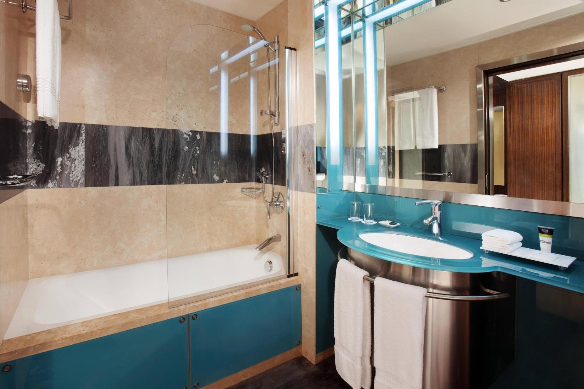 Four Points By Sheraton Le Verdun Beirut Exterior photo